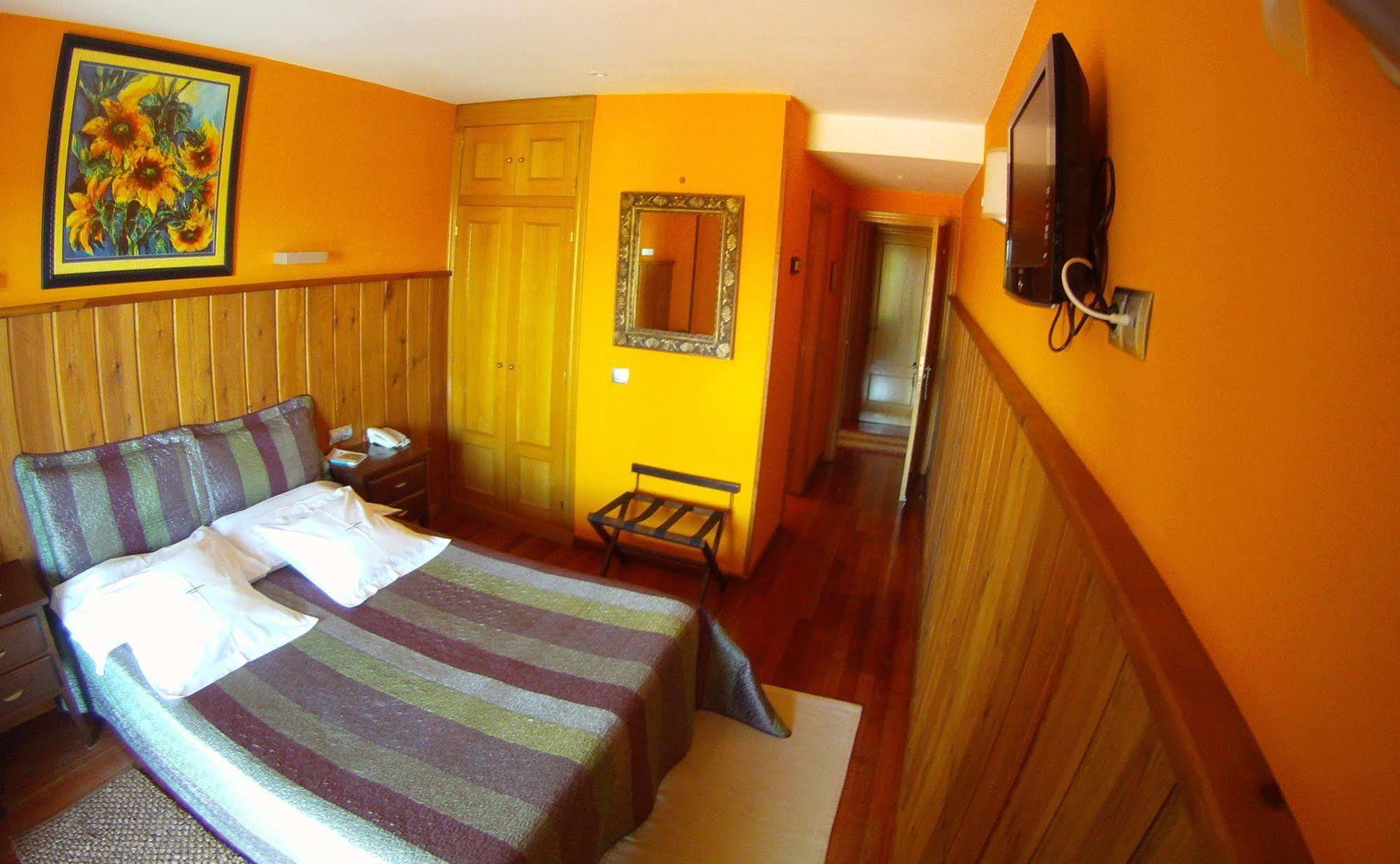 Hotel Rural Cuartamenteru Poo De Llanes Exterior foto